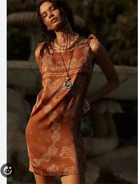 Rococo Sand Knotted Shoulder Mini Dress Free People Revolve Medium NWT Paisley